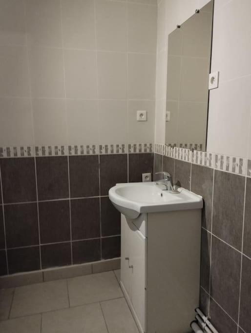 Agreable Maison Avec Parking Gratuit Amiens Exterior foto