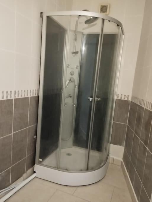 Agreable Maison Avec Parking Gratuit Amiens Exterior foto